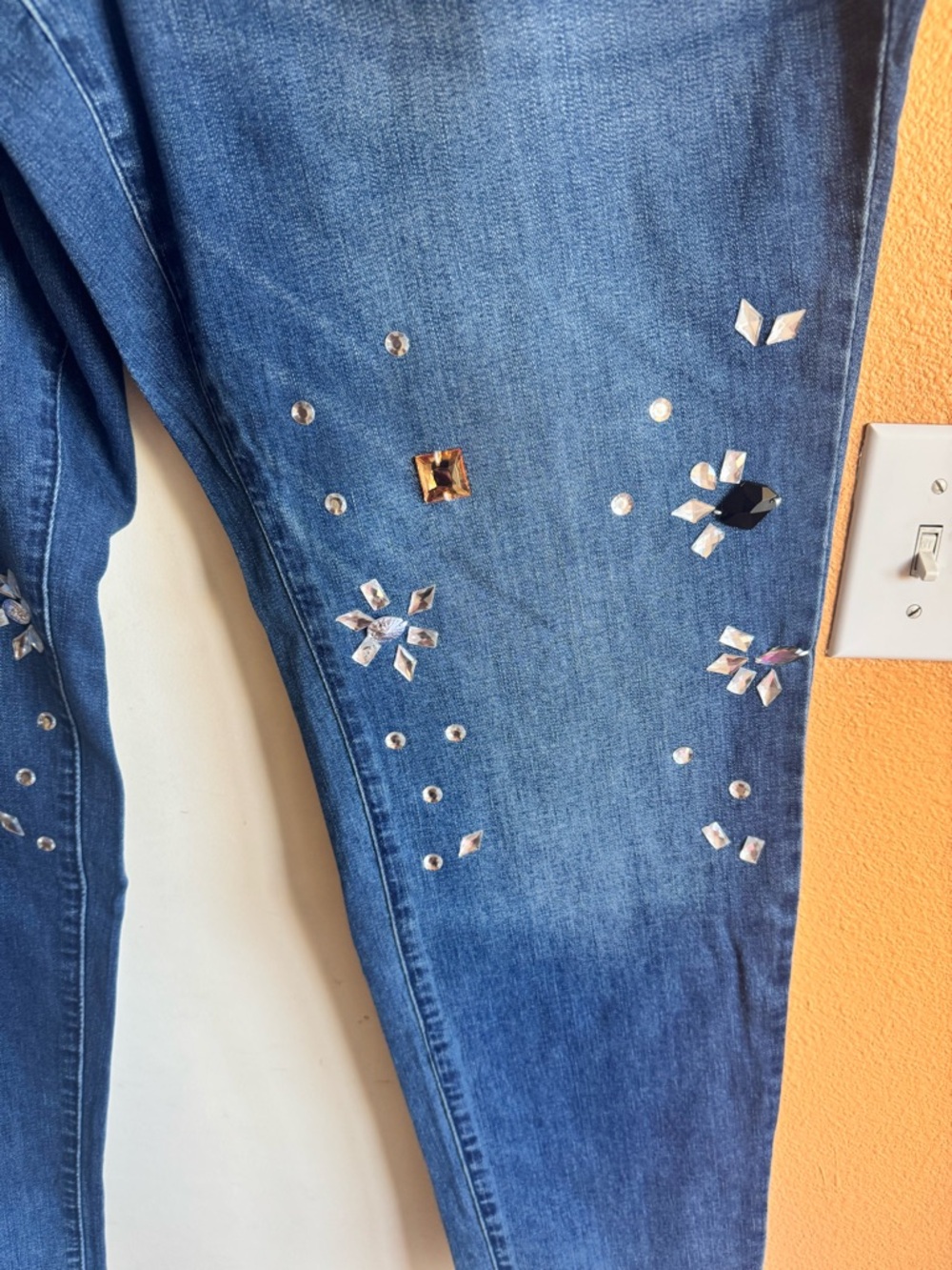 Ashley Stuart  Women’s Blue Embellished Jeans Size 22 - Picture 2 of 5